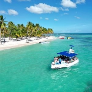 Saona Island: Small Group Virgin Beaches Cruise Day Trip