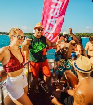 PARTY BOAT WITH OPEN BAR CATAMARAN CRUISE PUNTA CANA